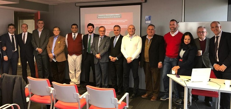 Imagen de los participantes en la conferencia de torre españa organizado por la CCHI